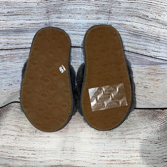 👶🏽 UGG Fluff Yeah Slide Little Girls TWO PAIR - Picture 4 of 8